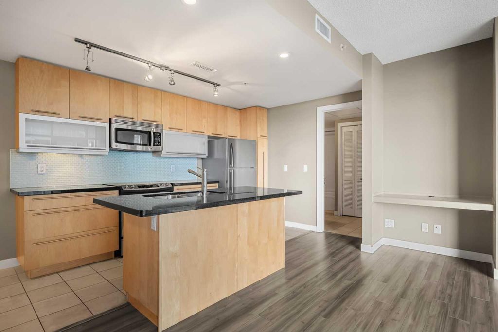Photo of 215 13 Avenue SW #1407, Calgary, AB T2R 0V6 (MLS # A2296180)