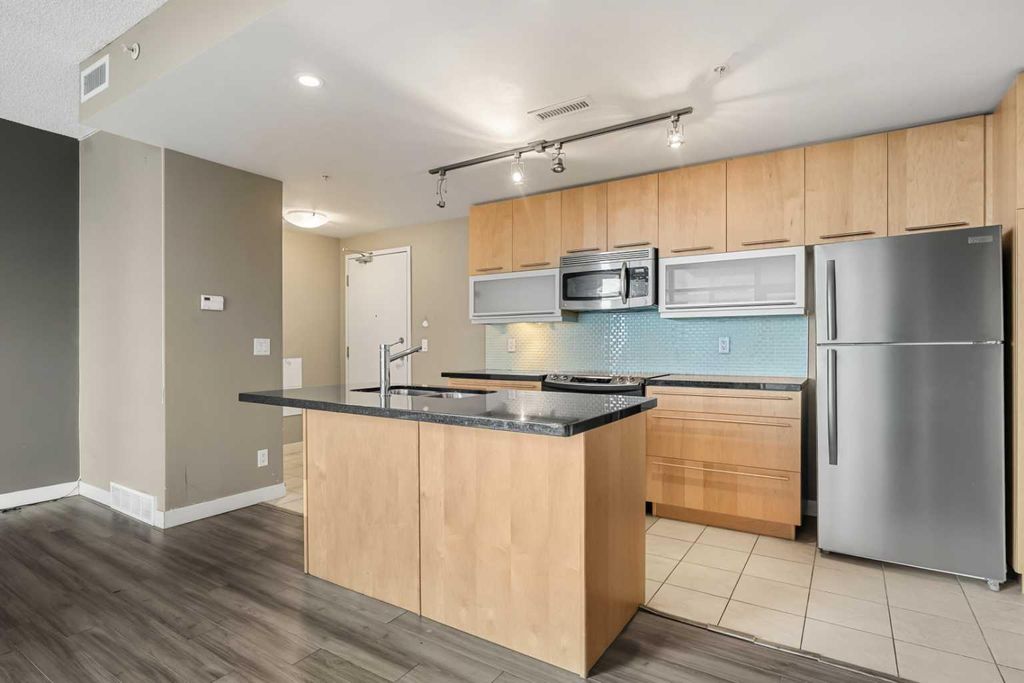Photo of 215 13 Avenue SW #1407, Calgary, AB T2R 0V6 (MLS # A2296180)