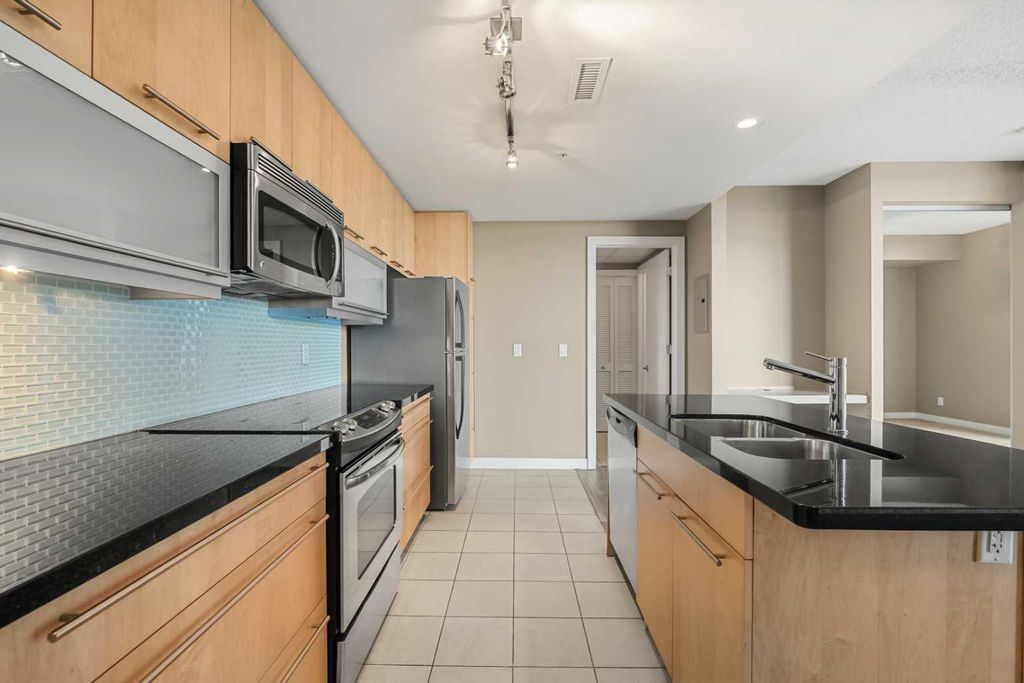 Photo of 215 13 Avenue SW #1407, Calgary, AB T2R 0V6 (MLS # A2296180)