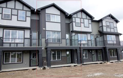 Photo of 18 Sundown Place, Cochrane, AB T4C 3H2 (MLS # A2324935)