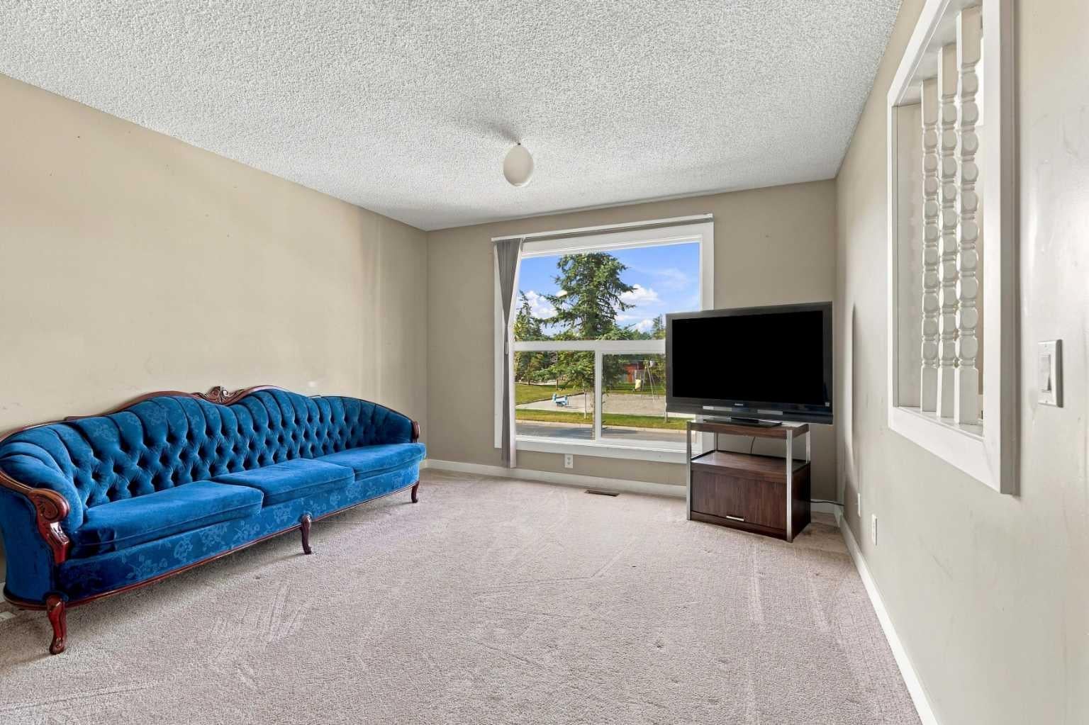 64 Castlebrook Rise NE