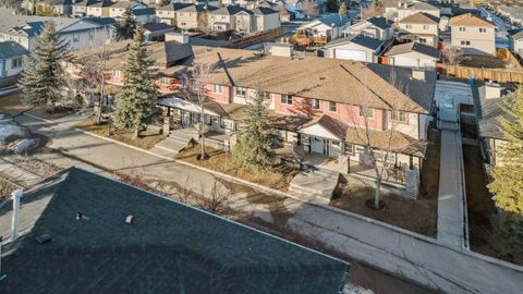 Photo of 110 Eversyde Common SW, Calgary, AB T2Y 4Z6 (MLS # A2302863)