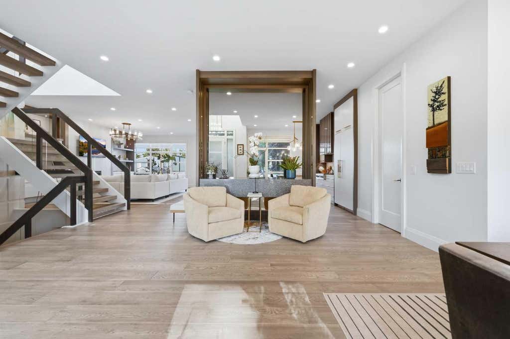 Photo of 1414 Scotland Street SW, Calgary, AB T3C 2L4 (MLS # A2335149)