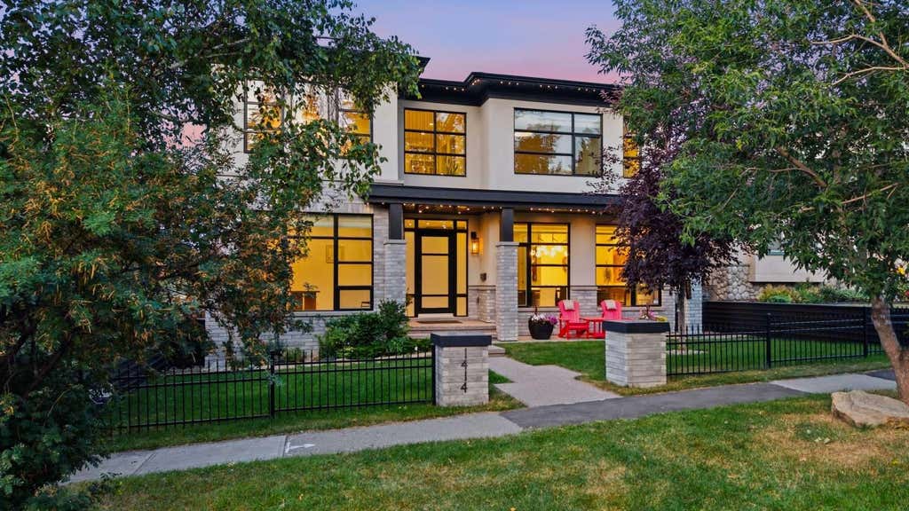 Photo of 1414 Scotland Street SW, Calgary, AB T3C 2L4 (MLS # A2335149)