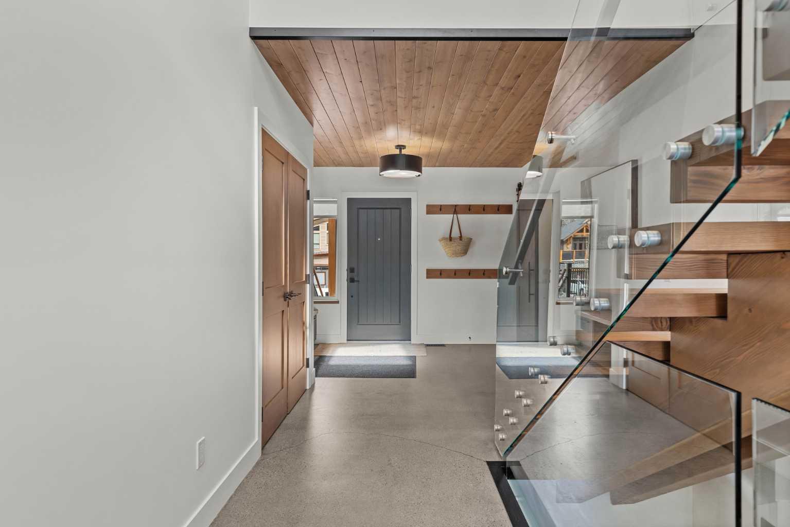 104 River's Bend Way