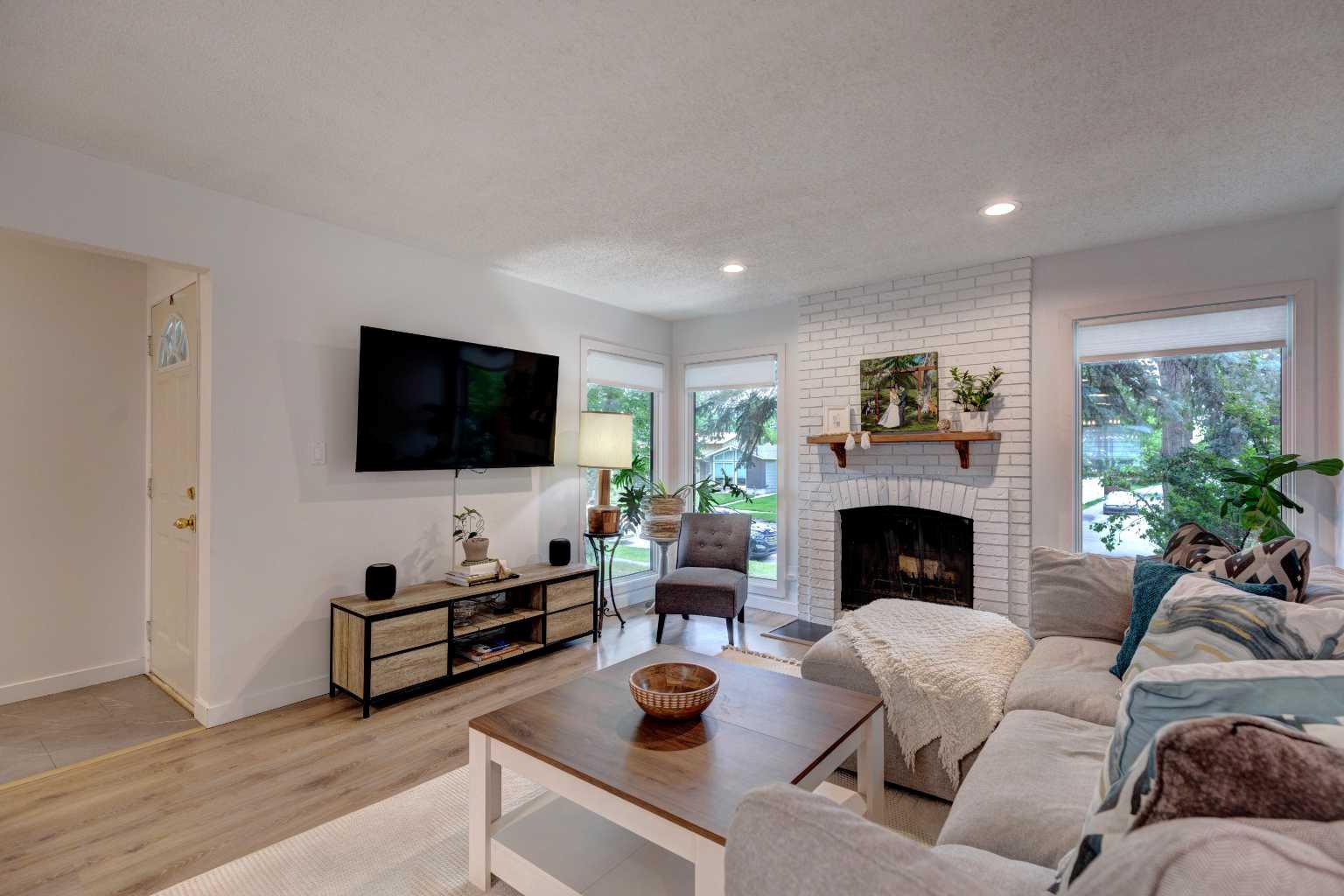 423 Midridge Drive SE