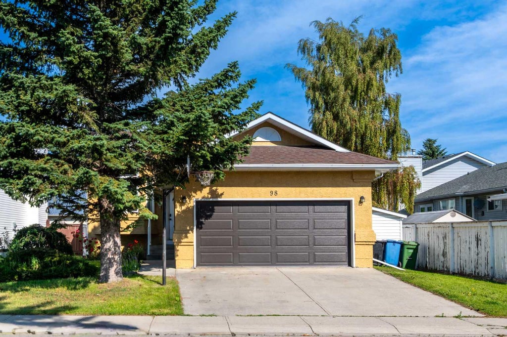 Photo of 98 Del Ray Road NE, Calgary, AB T1Y 6V6 (MLS # A2330425)