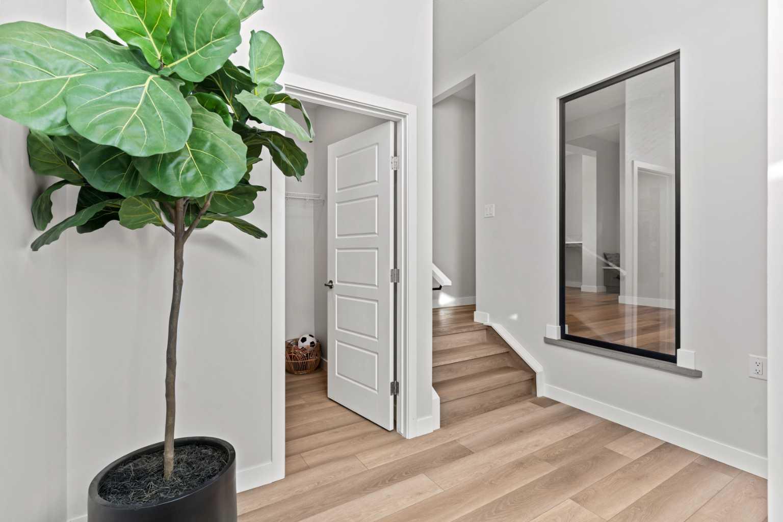 461 Corner Meadows Way NE