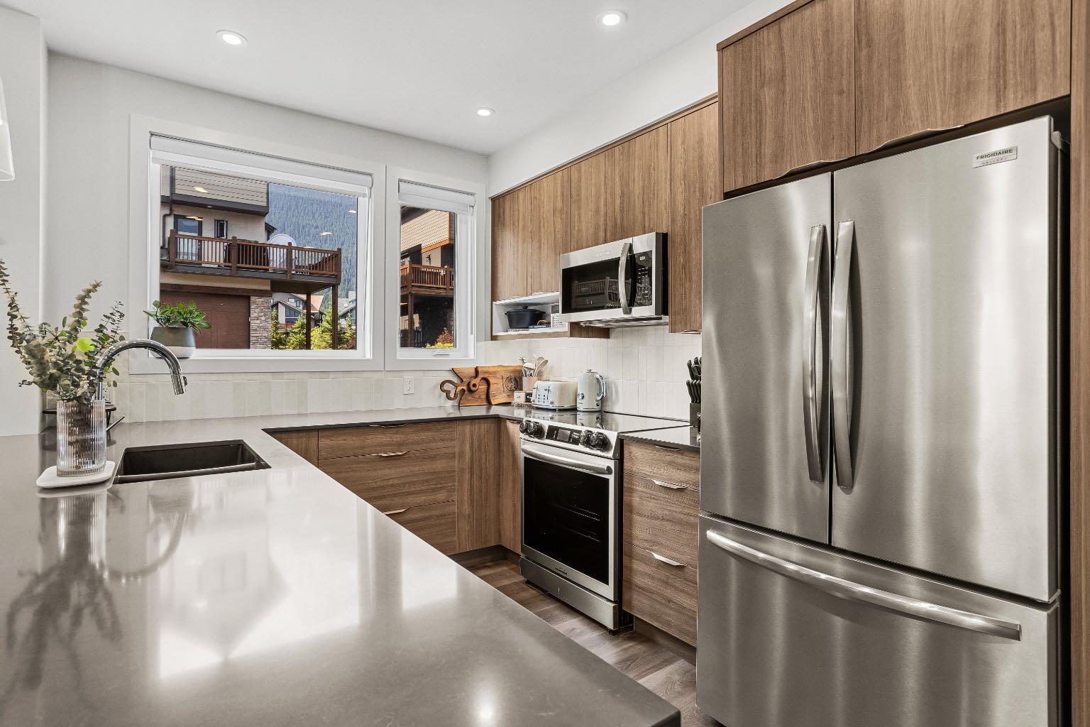 209 Stewart Creek Rise 204i