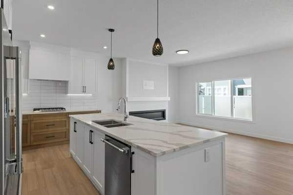 204 Monterey Bay SE