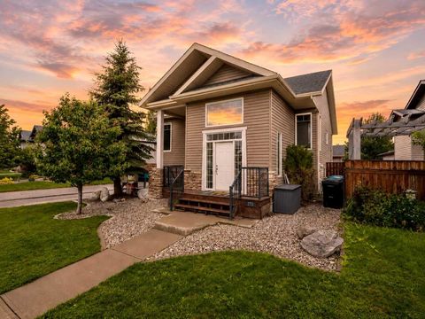 Photo of 275 Mt Sunburst Way W, Lethbridge, AB T1K 2S6 (MLS # A2325498)