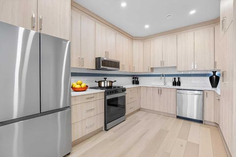 7415 39 Avenue NW Calgary AB T3B 1W9