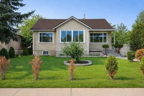Photo of 326 27 Avenue NE, Calgary, AB T2E 2A2 (MLS # A2325486)