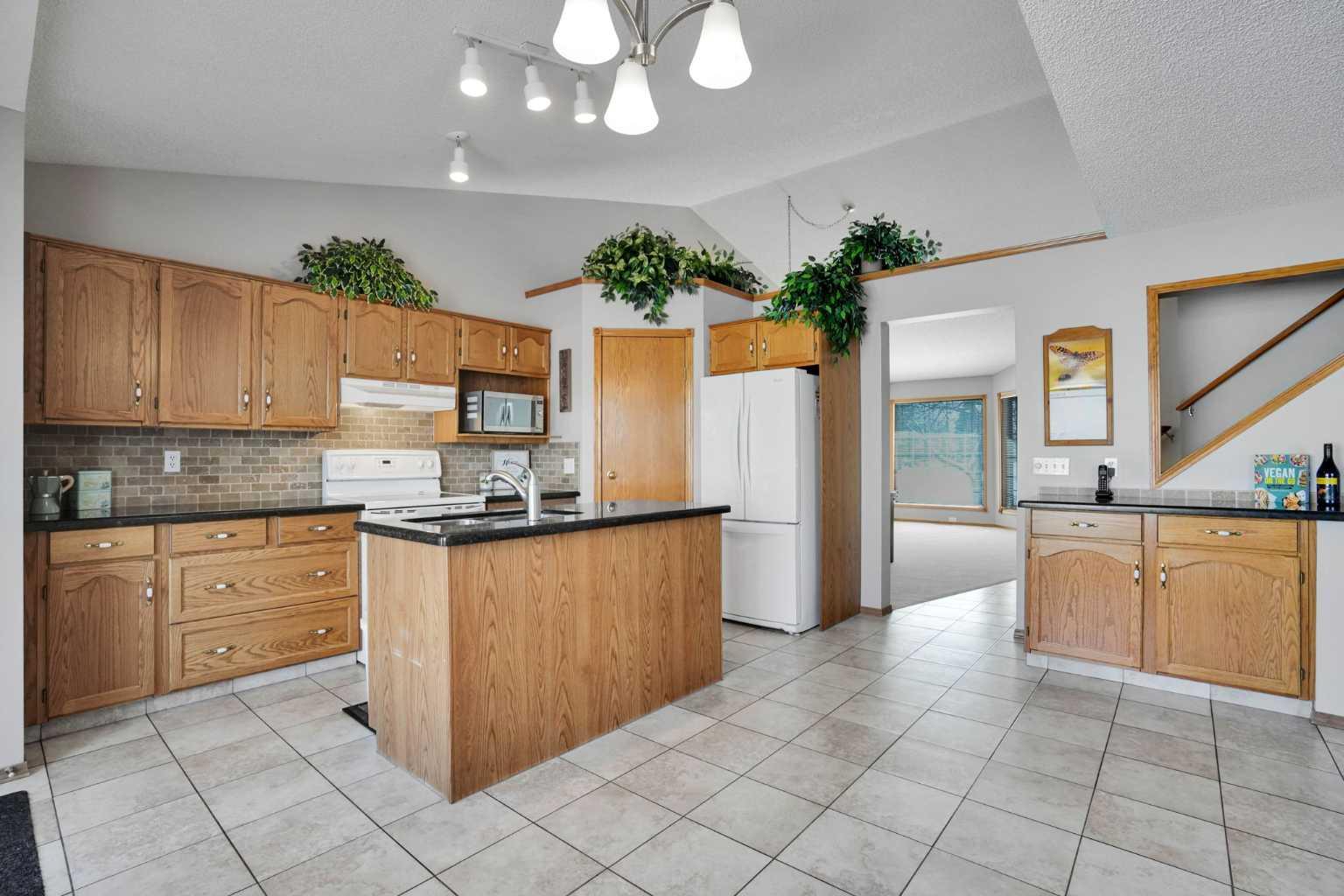 131 Hawkmount Green NW