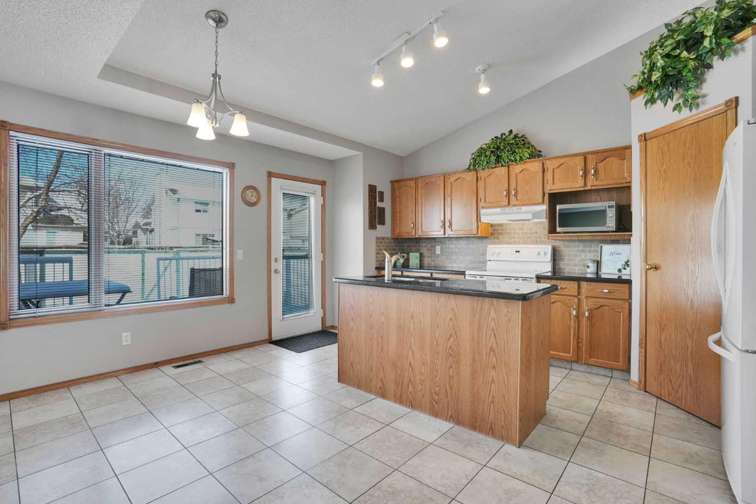 131 Hawkmount Green NW