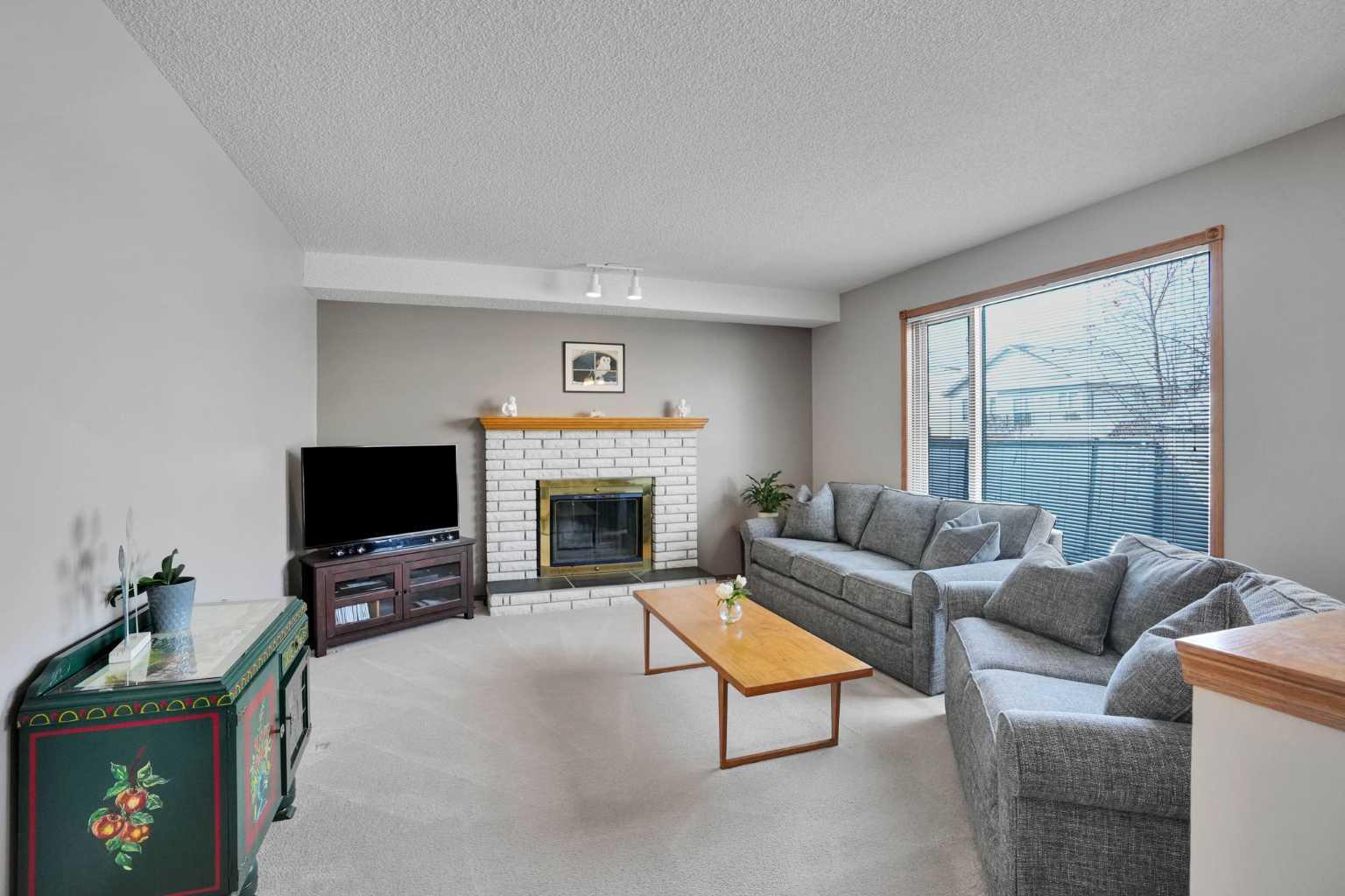 131 Hawkmount Green NW