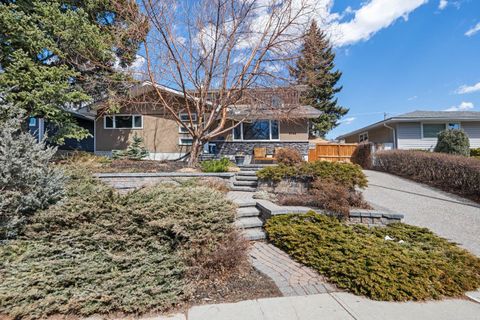 Photo of 3144 Breen Crescent NW, Calgary, AB T2L 1S7 (MLS # A2304463)