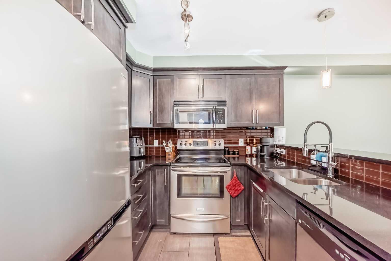 725 4 Street NE 104