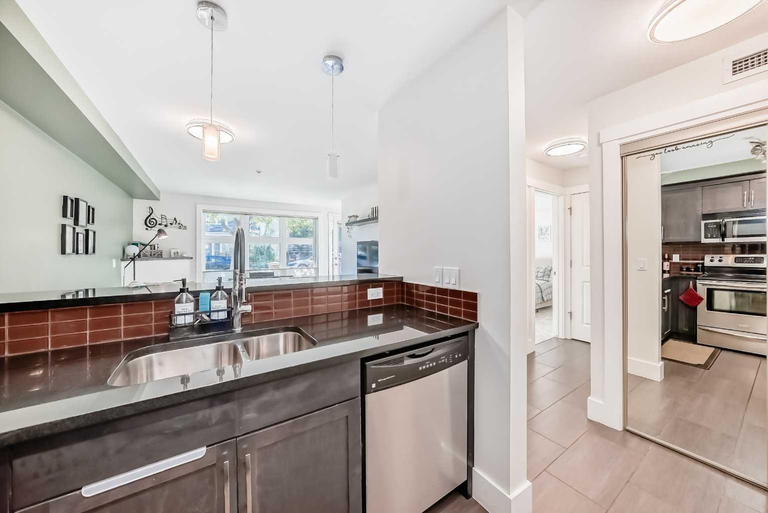 725 4 Street NE 104