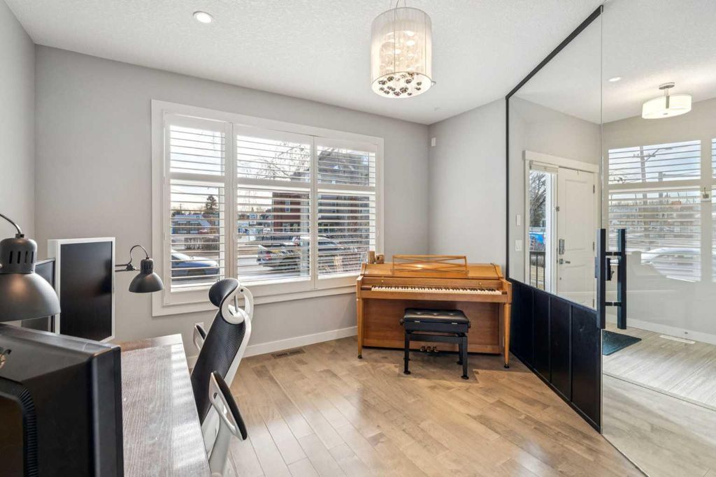 Photo of 127 34 Street NW, Calgary, AB T2N 2X6 (MLS # A2295522)