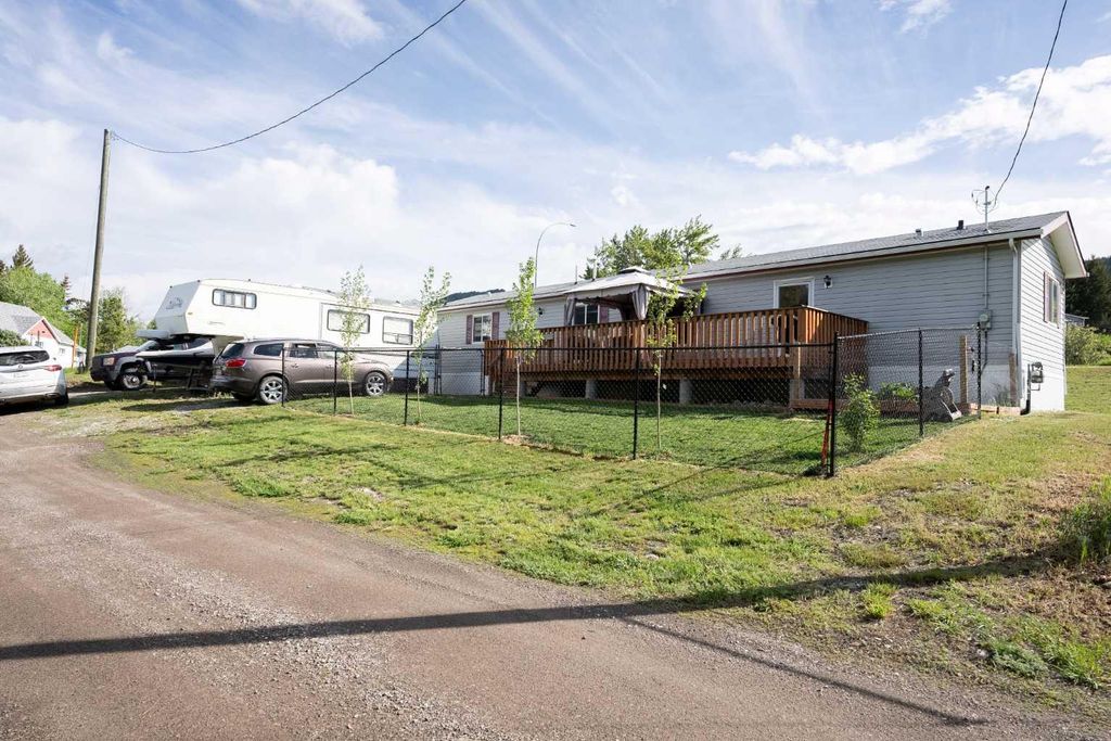 Photo of 22408 27 Avenue, Bellevue, AB T0K 0C0 (MLS # A2316255)