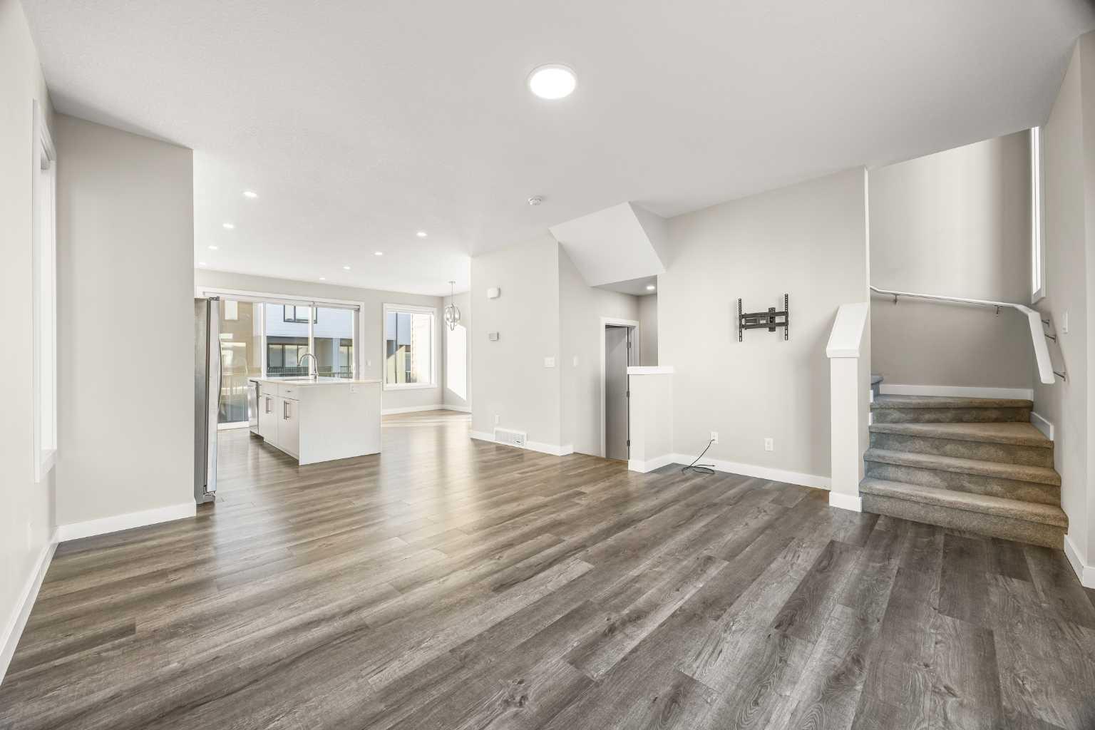 318 Evanscrest Square NW