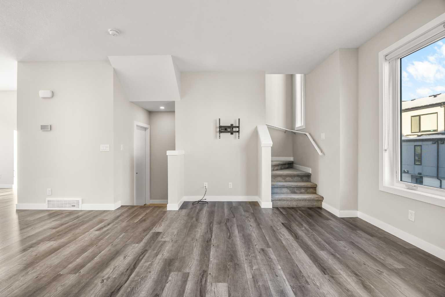 318 Evanscrest Square NW