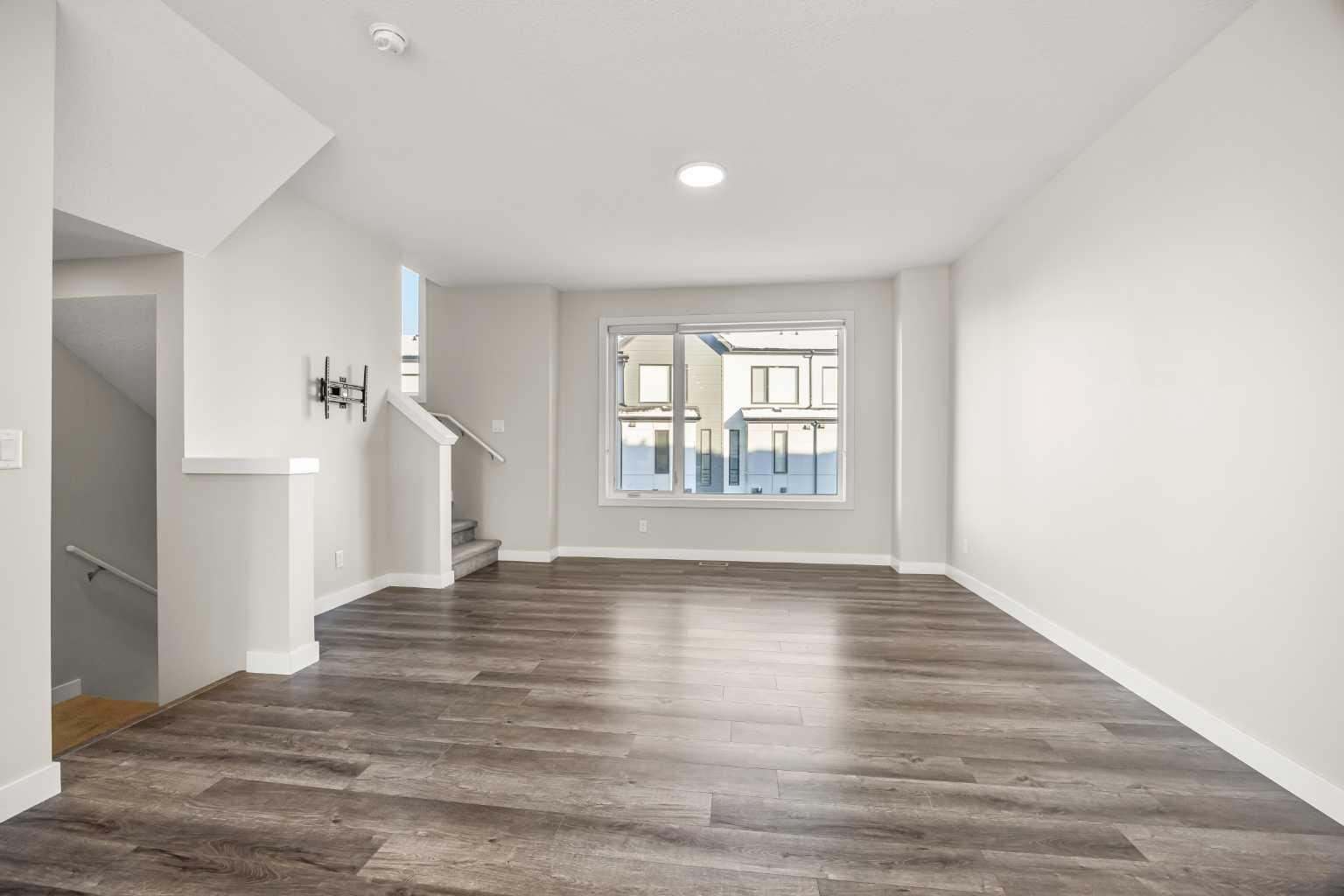 318 Evanscrest Square NW