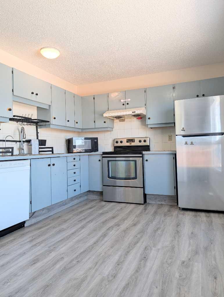 272 Abinger Crescent NE