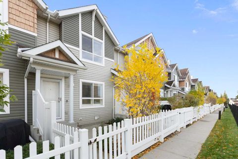 Photo of 177 Tuscany Court NW, Calgary, AB T3L 2Y7 (MLS # A2262880) Photo of 177 Tuscany Court NW, Calgary, AB T3L 2Y7 (MLS # A2262880)