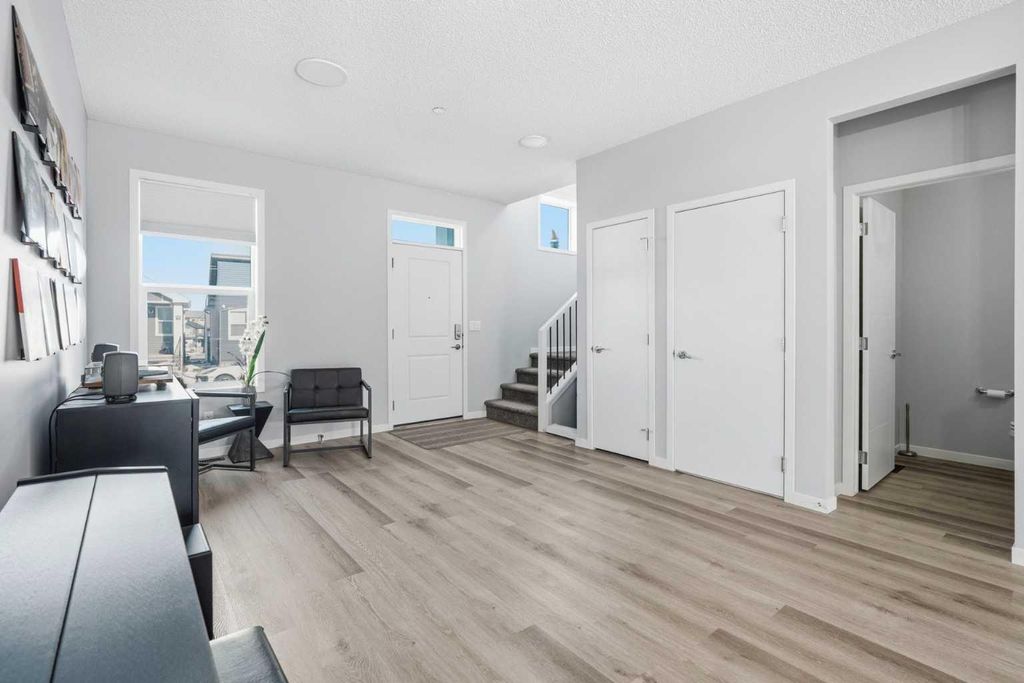Photo of 49 Lucas Grove NW, Calgary, AB T3P 1R4 (MLS # A2303685)