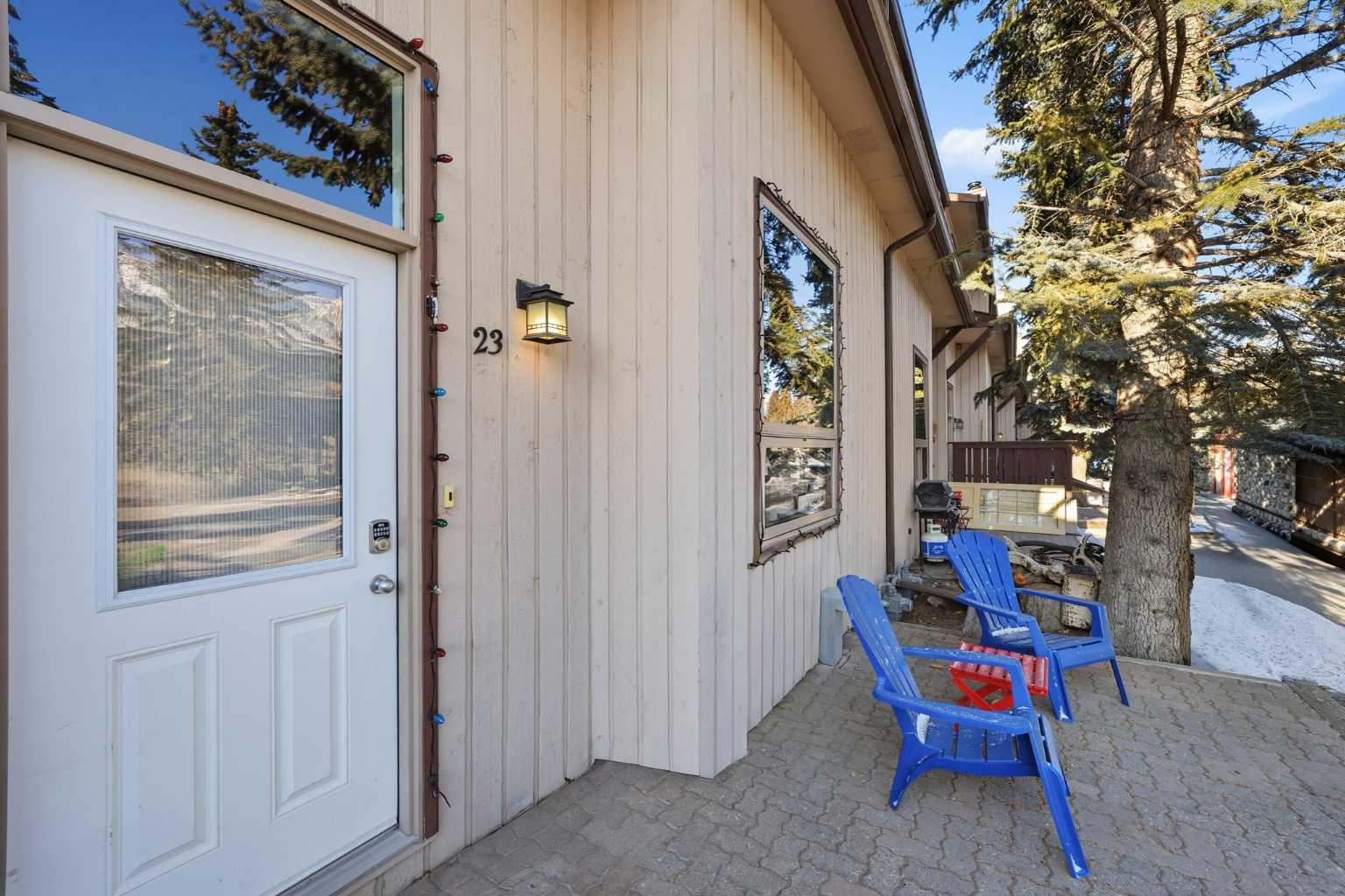 1225 Railway Avenue 23