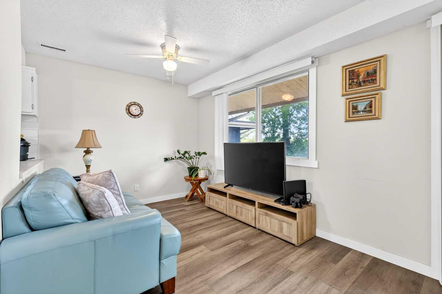 2200 Woodview Drive SW 1112