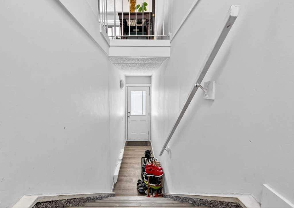 Photo of 2200 Woodview Drive SW #1112, Calgary, AB T2W 3N6 (MLS # A2313581)