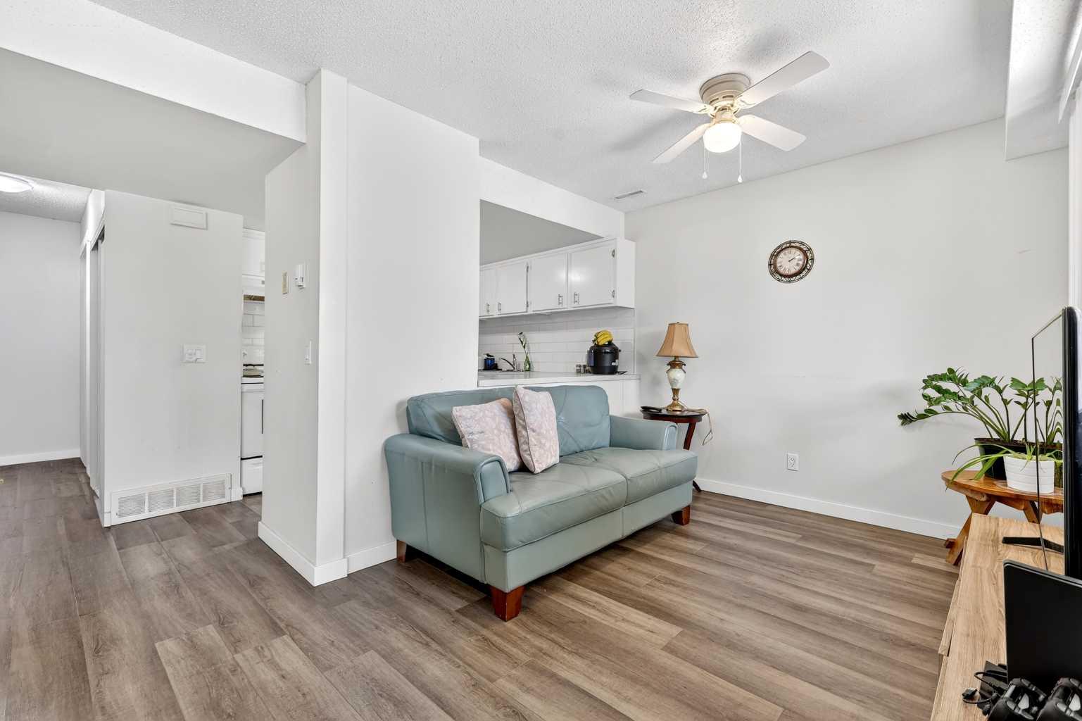 2200 Woodview Drive SW 1112