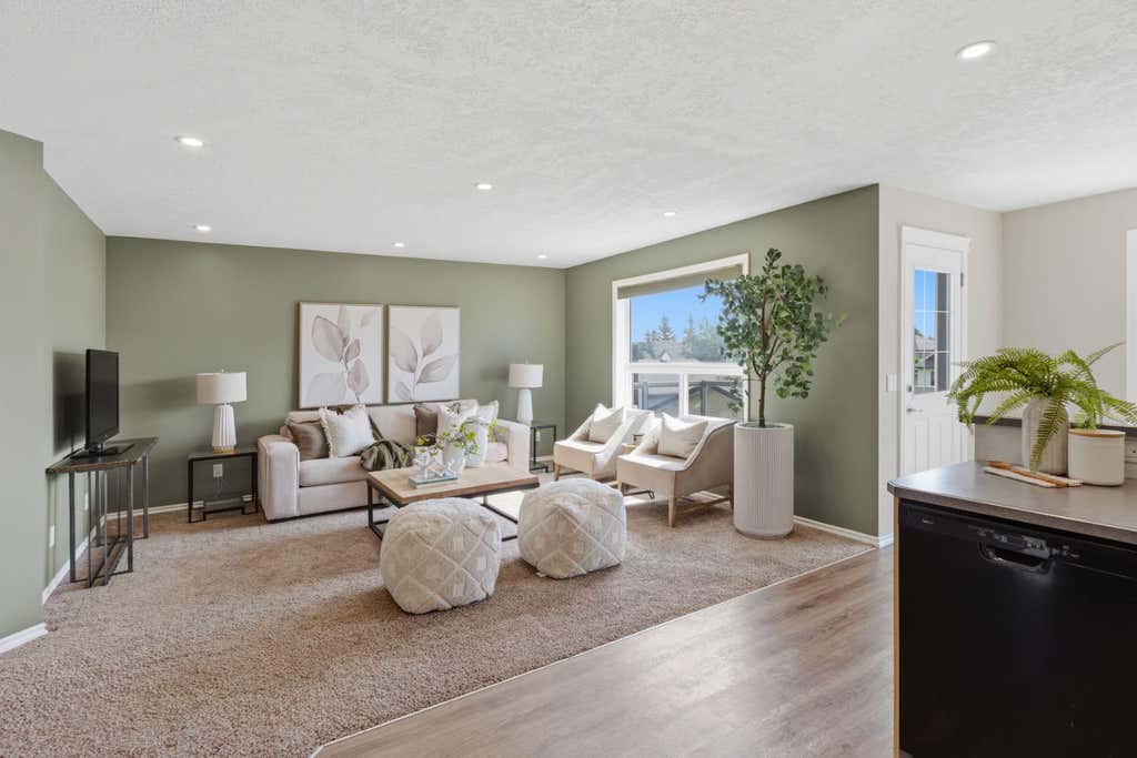 Photo of 241 Somerside Close SW, Calgary, AB T2Y 4B6 (MLS # A2327648)