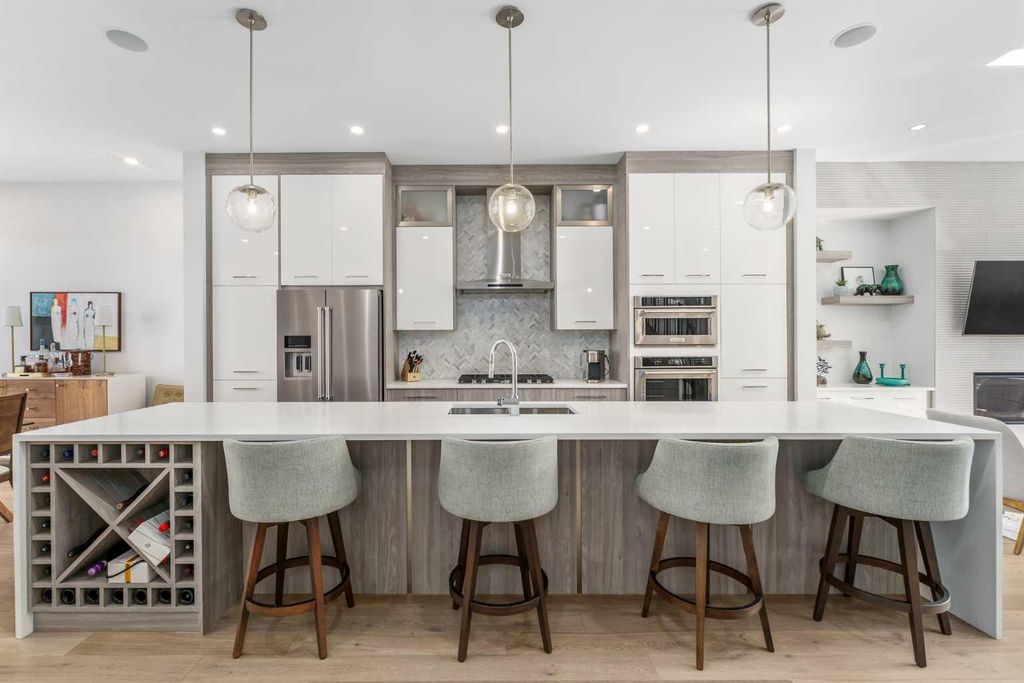 Photo of 2432 32 Street SW, Calgary, AB T3E 2R7 (MLS # A2288217)