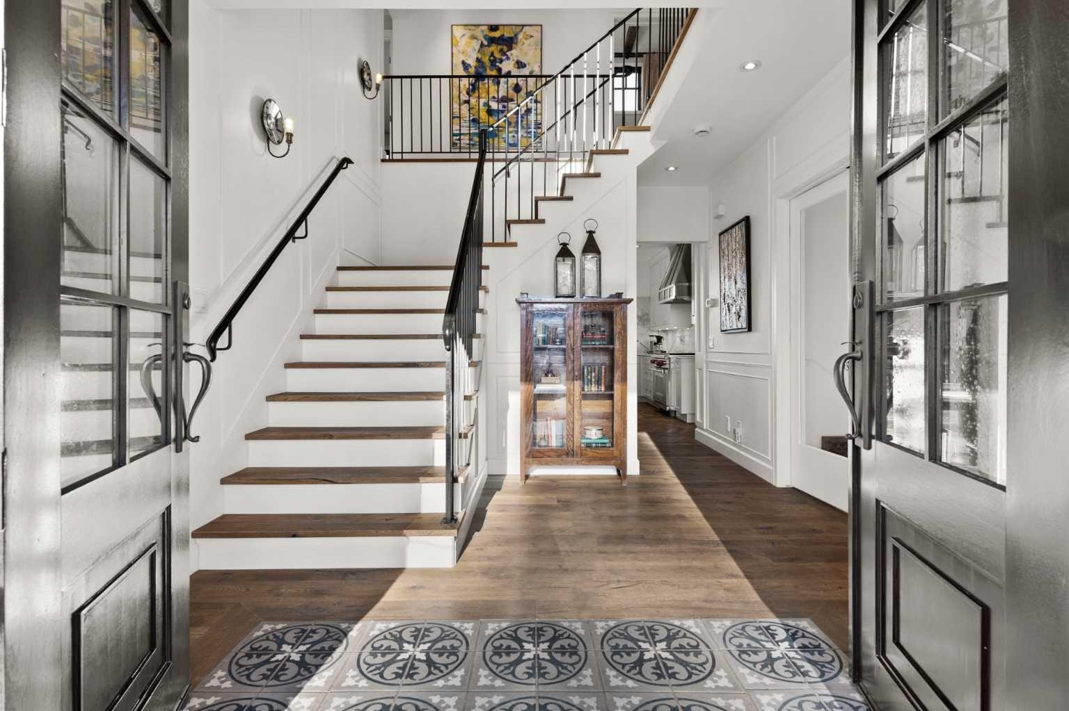 348 Superior Avenue SW