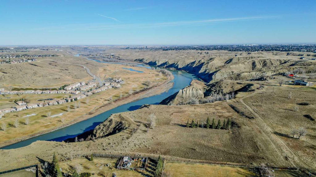 Photo of 5 Acres, Rural Lethbridge County, AB T1K 8G5 (MLS # A2294052)