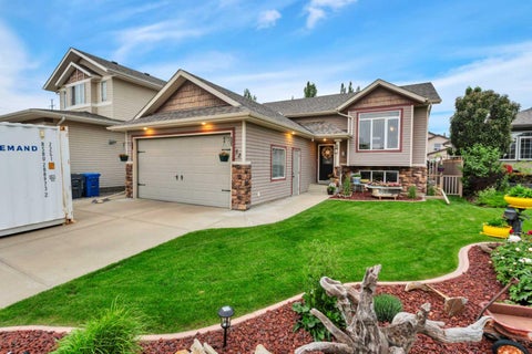 Photo of 52 Irving Crescent, Red Deer, AB T4R 3R9 (MLS # A2341568)