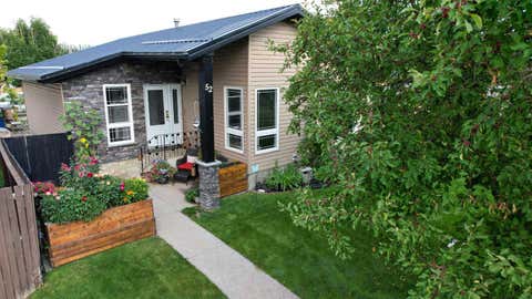Photo of 52 Chinook Way W, Brooks, AB T1R 0C6 (MLS # A2339436)