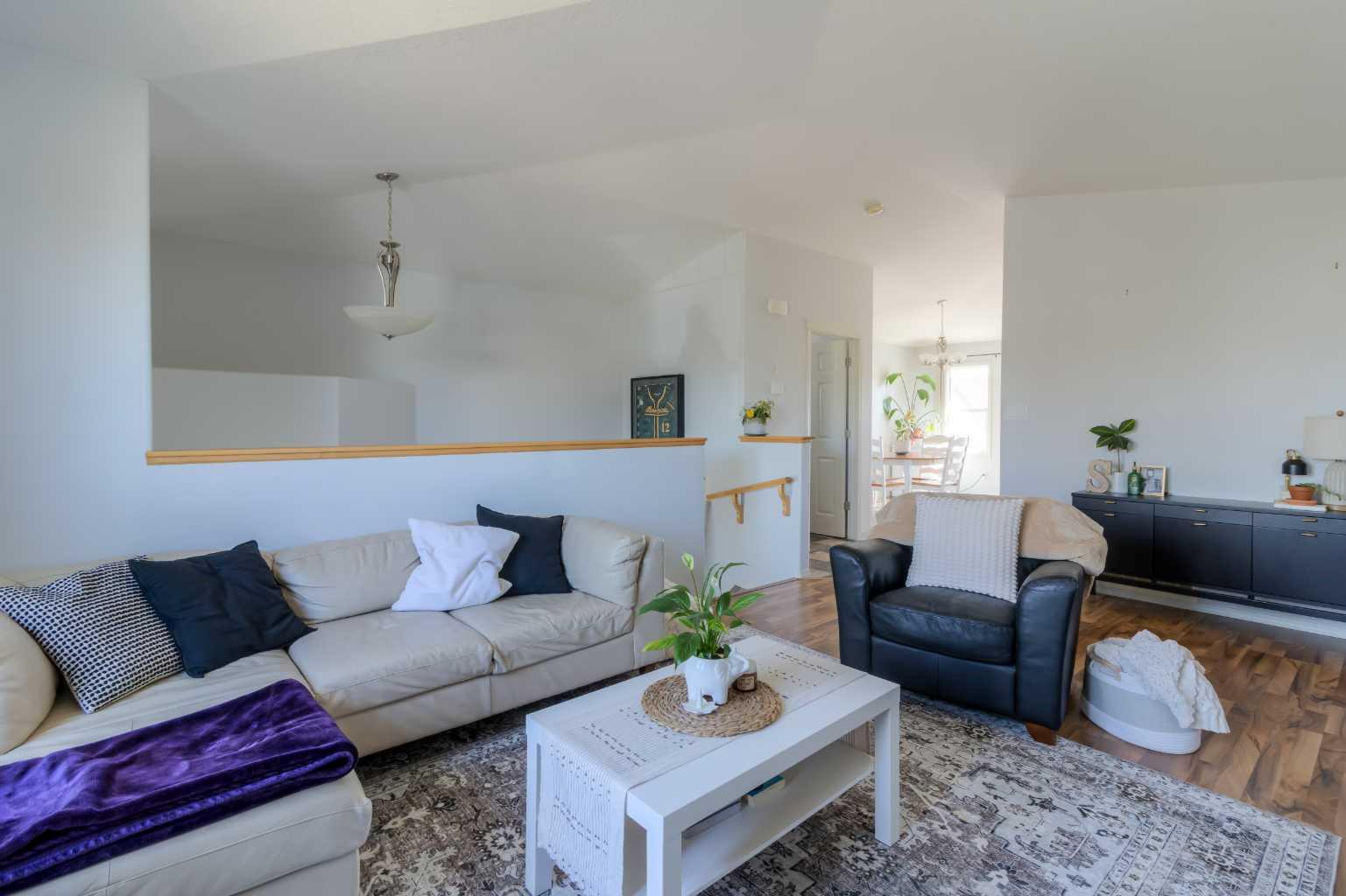 111 Mt Sundance Crescent W