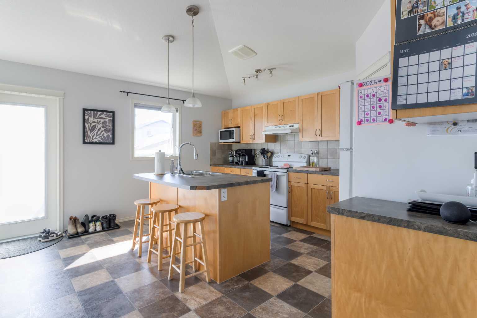 111 Mt Sundance Crescent W
