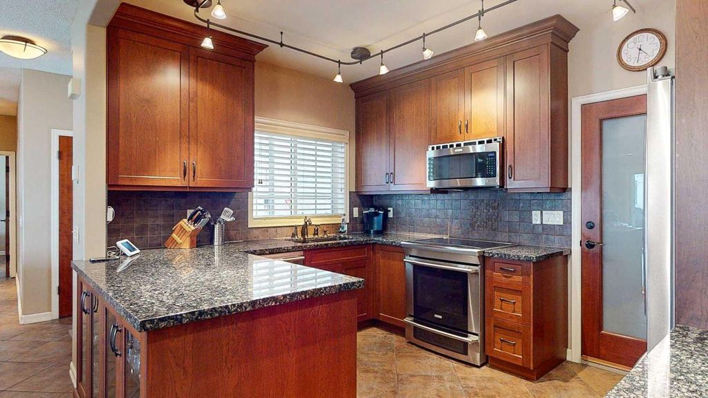 Photo of 1997 Sirocco Drive SW #604, Calgary, AB T3H 3E6 (MLS # A2304547)
