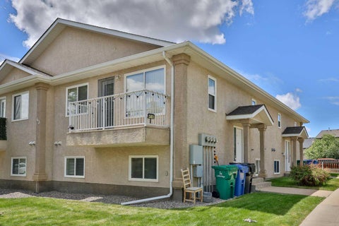 Photo of 43 Highlands Place W #1, Lethbridge, AB T1J 4Y3 (MLS # A2314435)