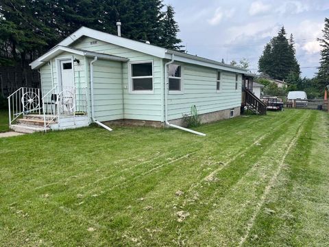 Photo of 5008 48 Avenue, Caroline, AB T0M 0M0 (MLS # A2326546)