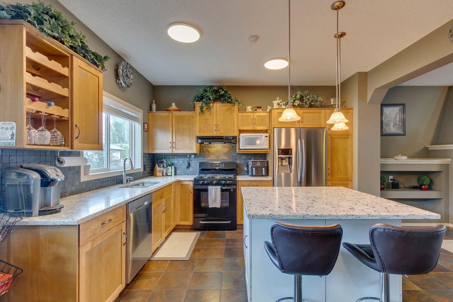 210 Elgin View SE