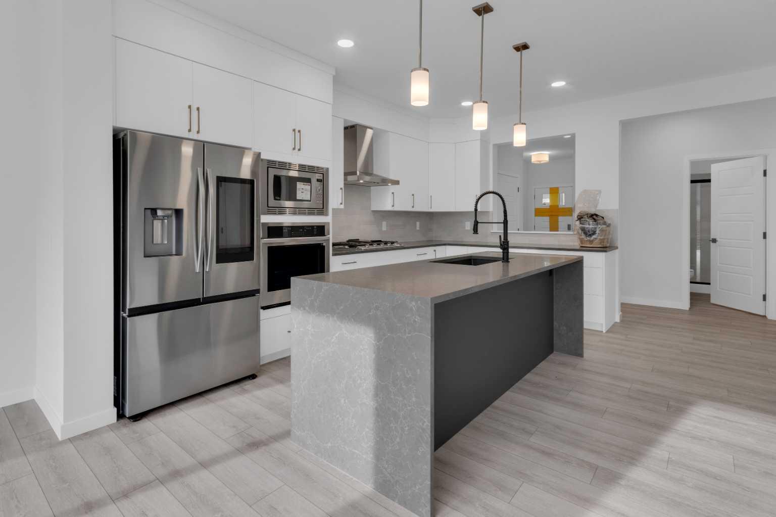 303 Calhoun Crescent NE