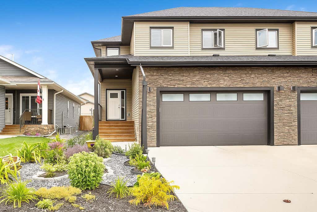Photo of 1918 High Park Circle NW, High River, AB T1V 0E7 (MLS # A2322178)