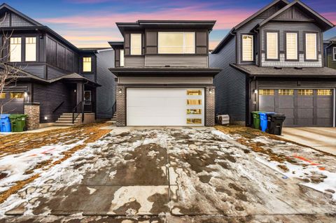 94 Finch Gardens SE Calgary AB T3S 0H9